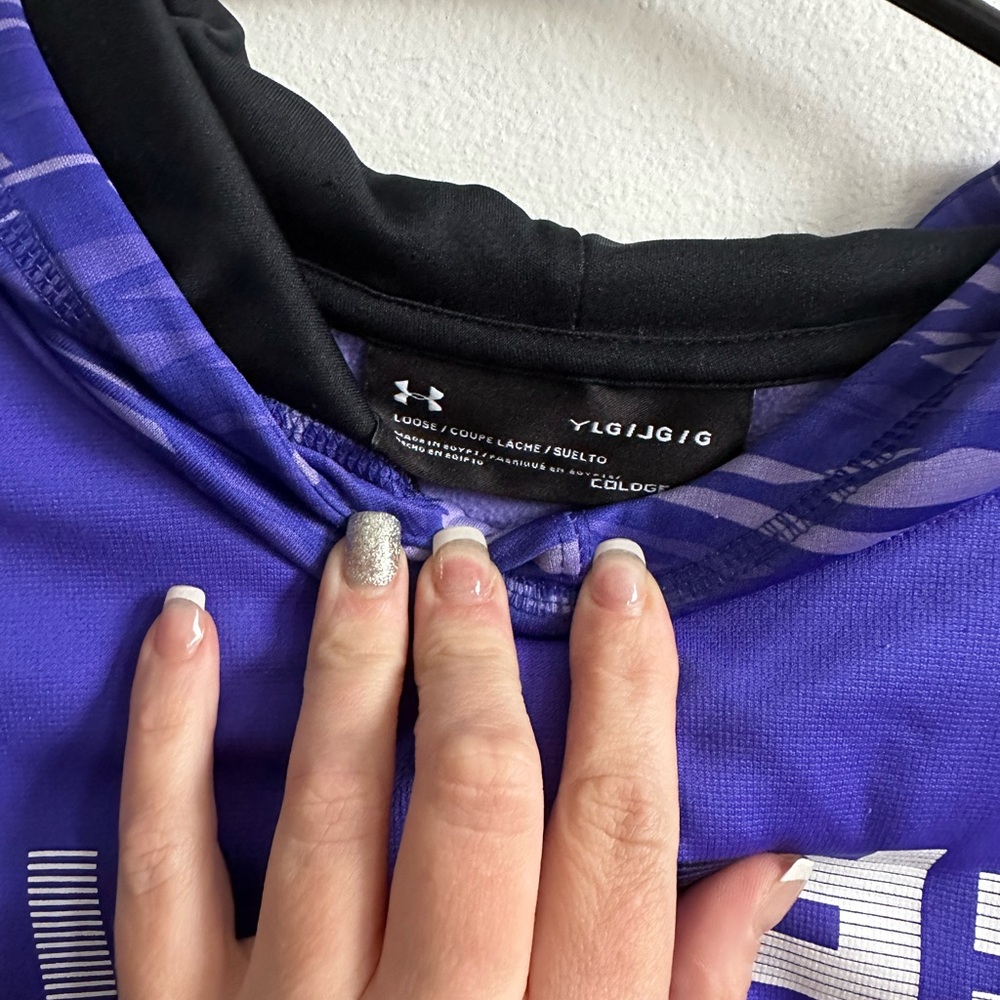 NWOT Youth Under Armour hoodie